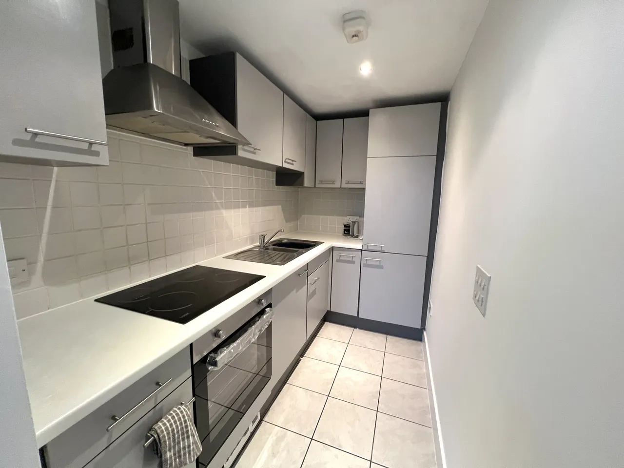 Prospect Place, CF11, photo 3