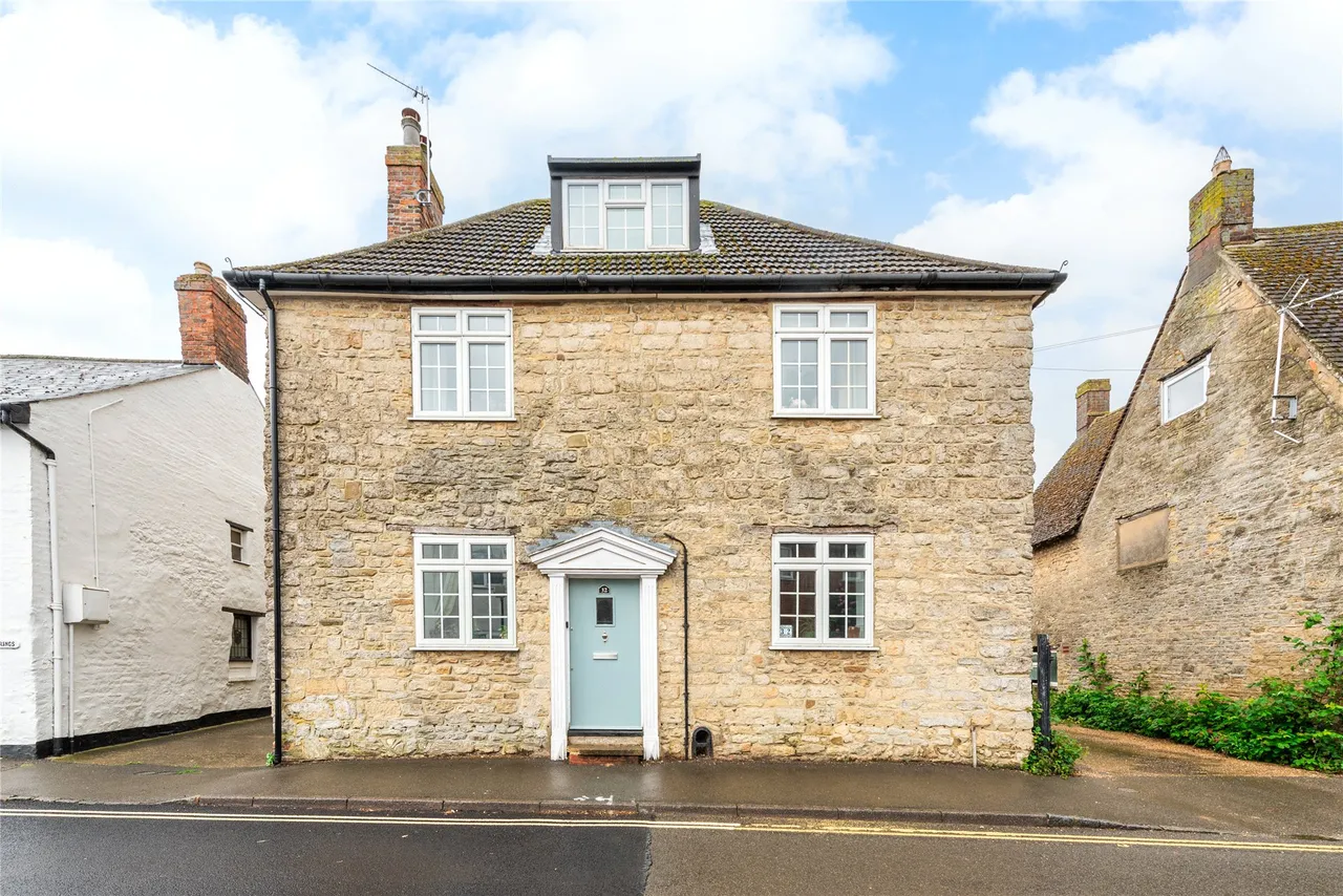 High Street, Hanslope, MK19, photo 2