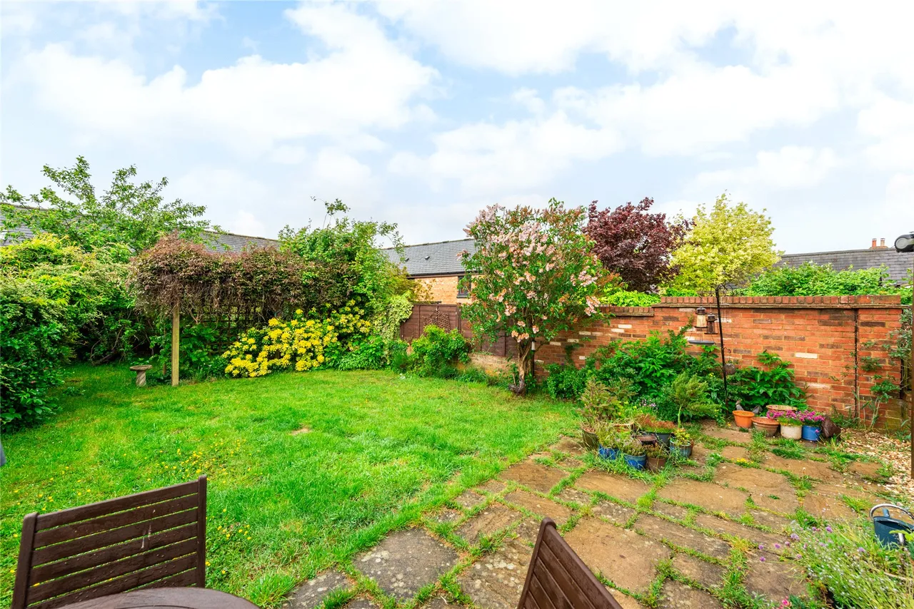 High Street, Hanslope, MK19, photo 15