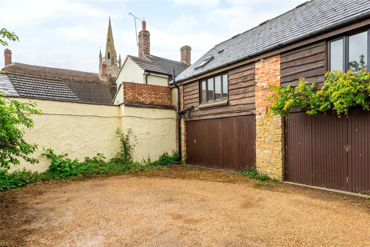 High Street, Hanslope, MK19, photo 16