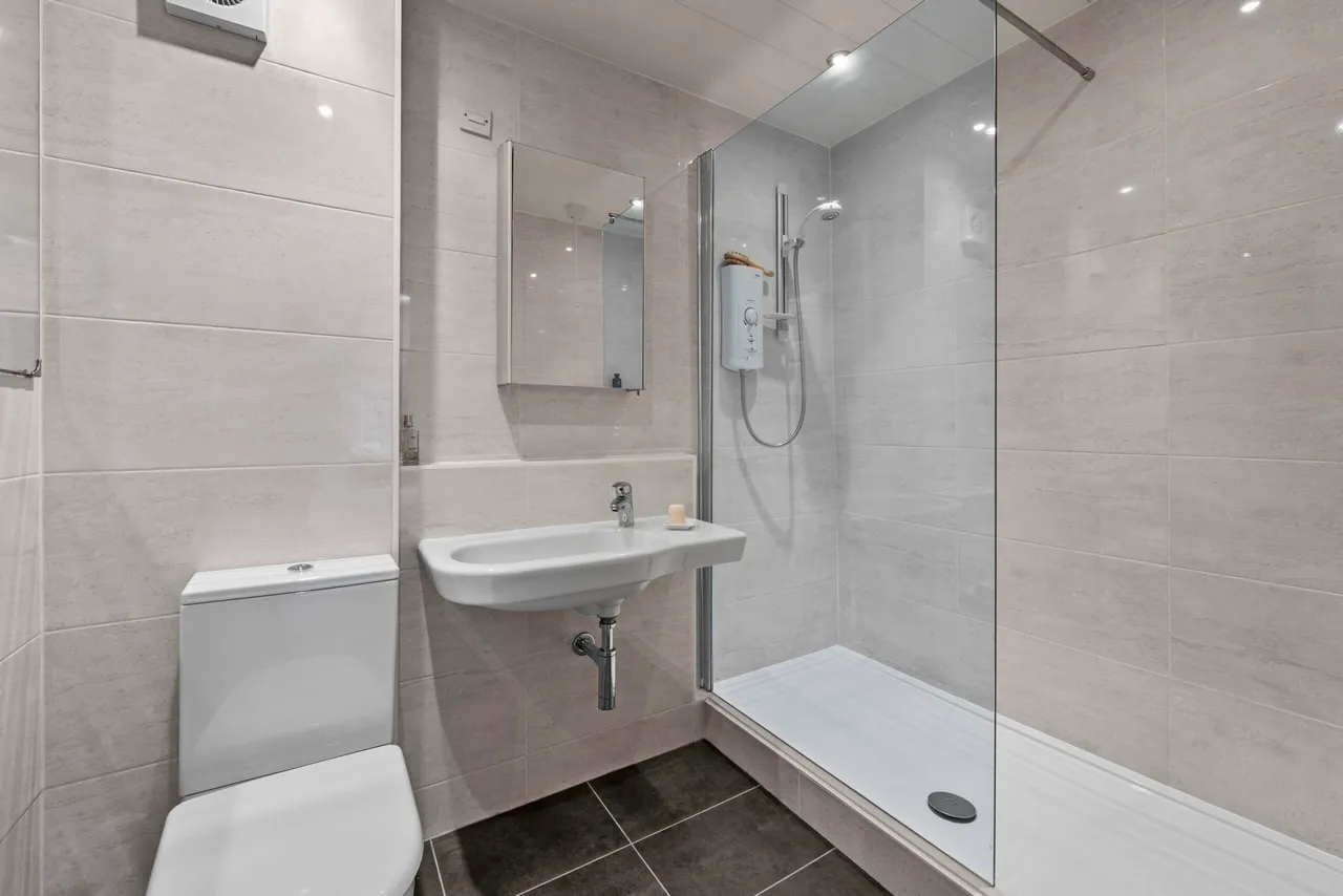 St Andrews Drive, Pollokshields, G41, photo 11