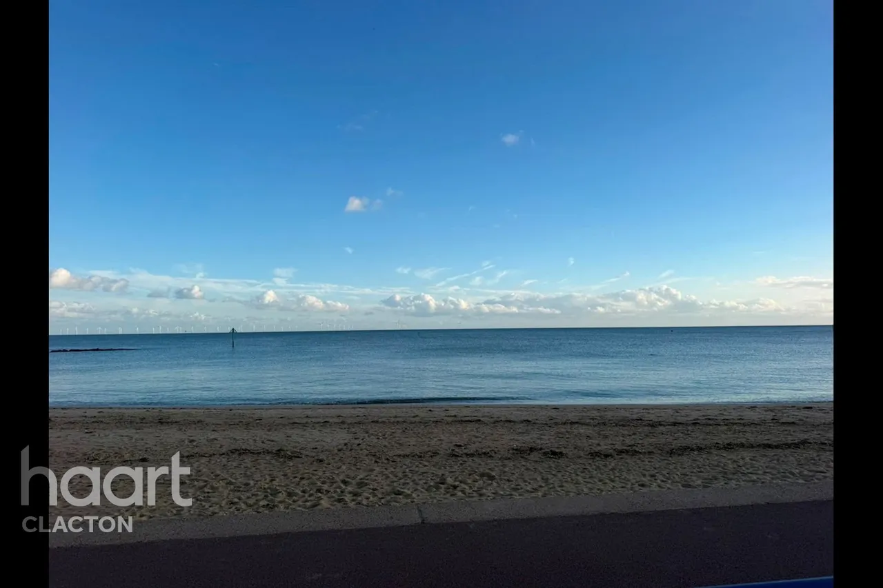 Jaywick Lane, Clacton-On-Sea, CO15, photo 3