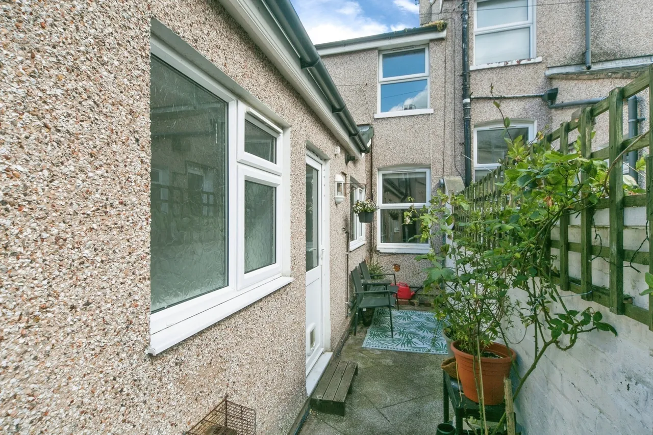 Gladys Grove, Colwyn Bay, LL29, photo 13