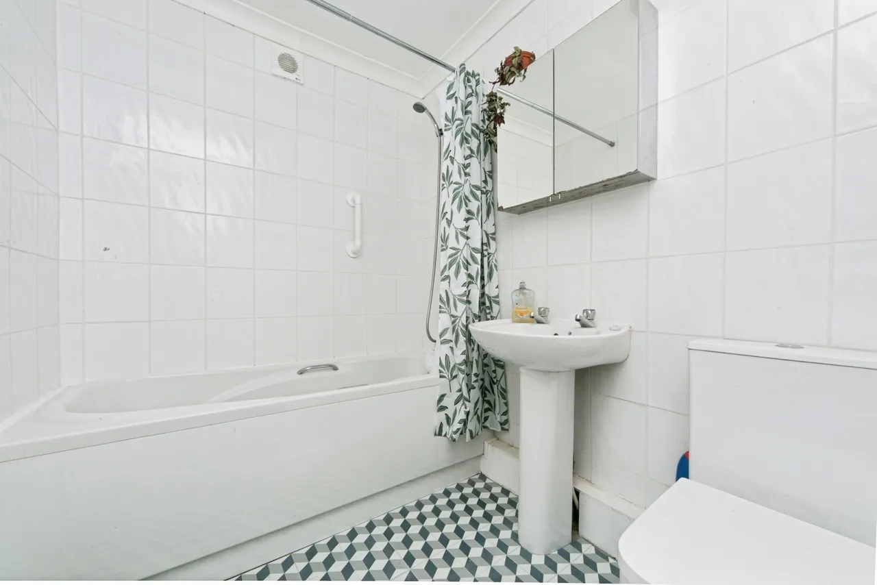 Gladys Grove, Colwyn Bay, LL29, photo 6