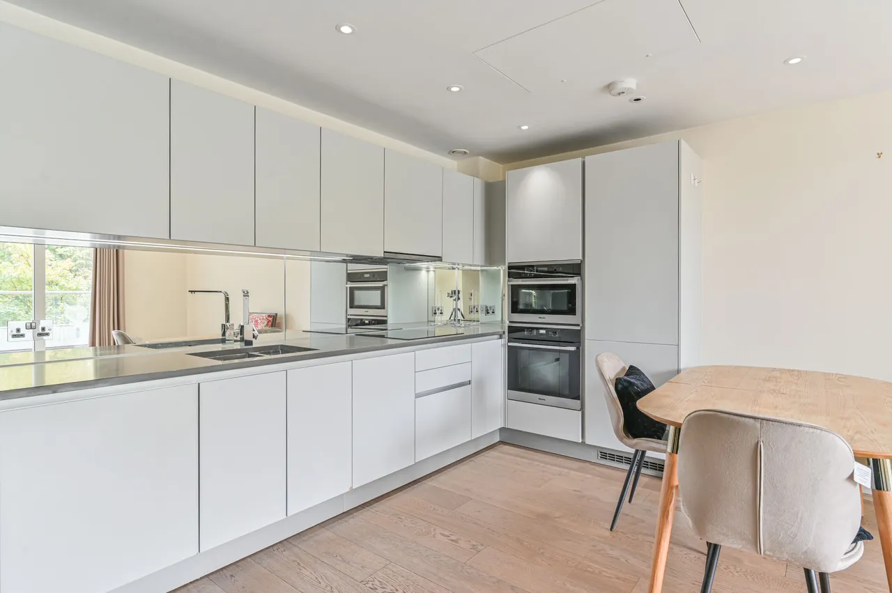 London, SW11, photo 14