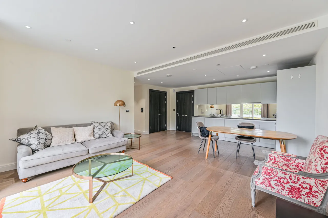 London, SW11, photo 11