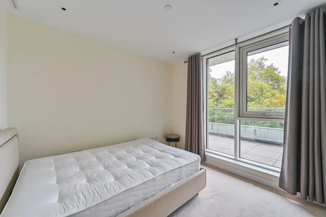 London, SW11, photo 22