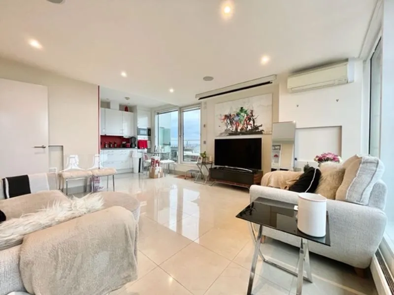 2 bed flat to rent — Empire Square, London SE1 4NL
