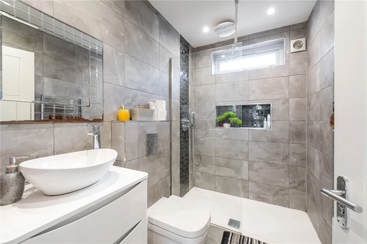 Waverley Avenue, Twickenham, TW2 6DW, photo 10