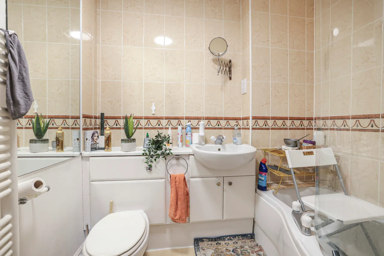 Ickenham Road, Ruislip Fees Apply, HA4, photo 5