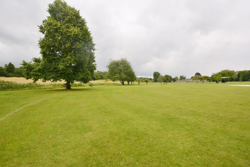 Wooburn Manor Park, Wooburn Green HP10 0ES, photo 14