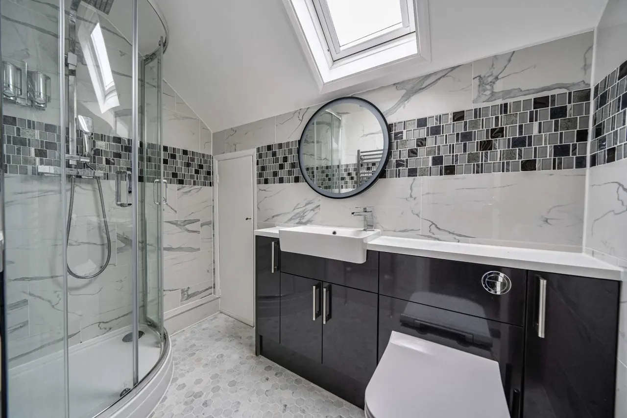 Farm Road, Chatham, Kent, ME5 9HD, photo 11