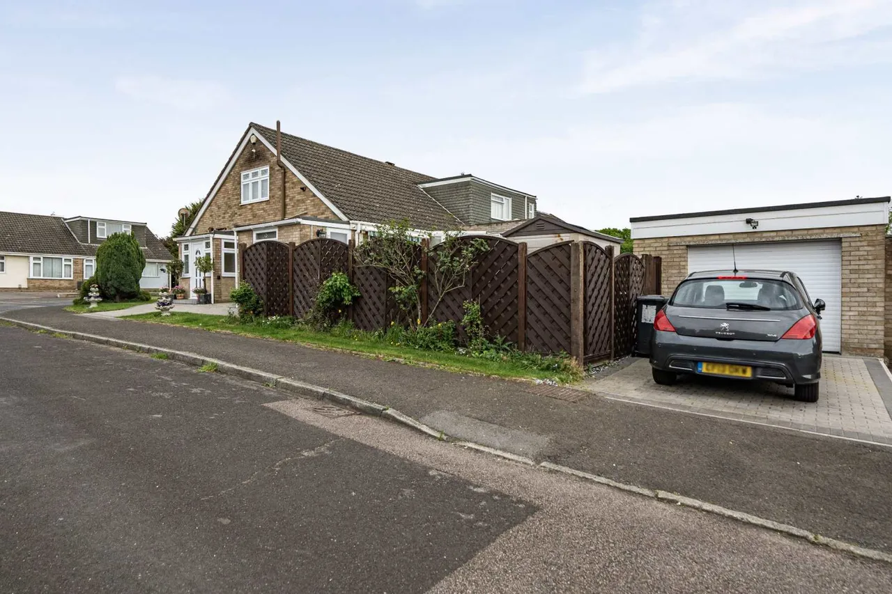 Farm Road, Chatham, Kent, ME5 9HD, photo 15