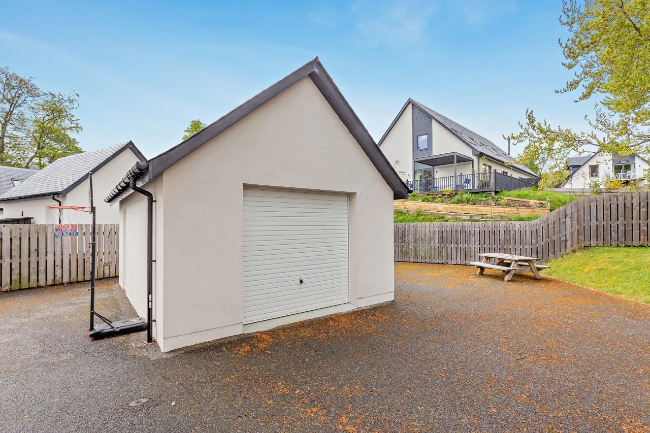 Fort William Road, Newtonmore, Inverness-Shire, PH20 1AB, photo 5