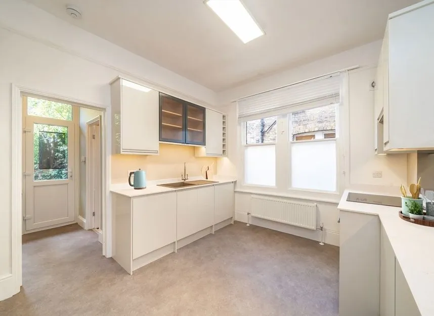 Hailsham Avenue, London, SW2, photo 2