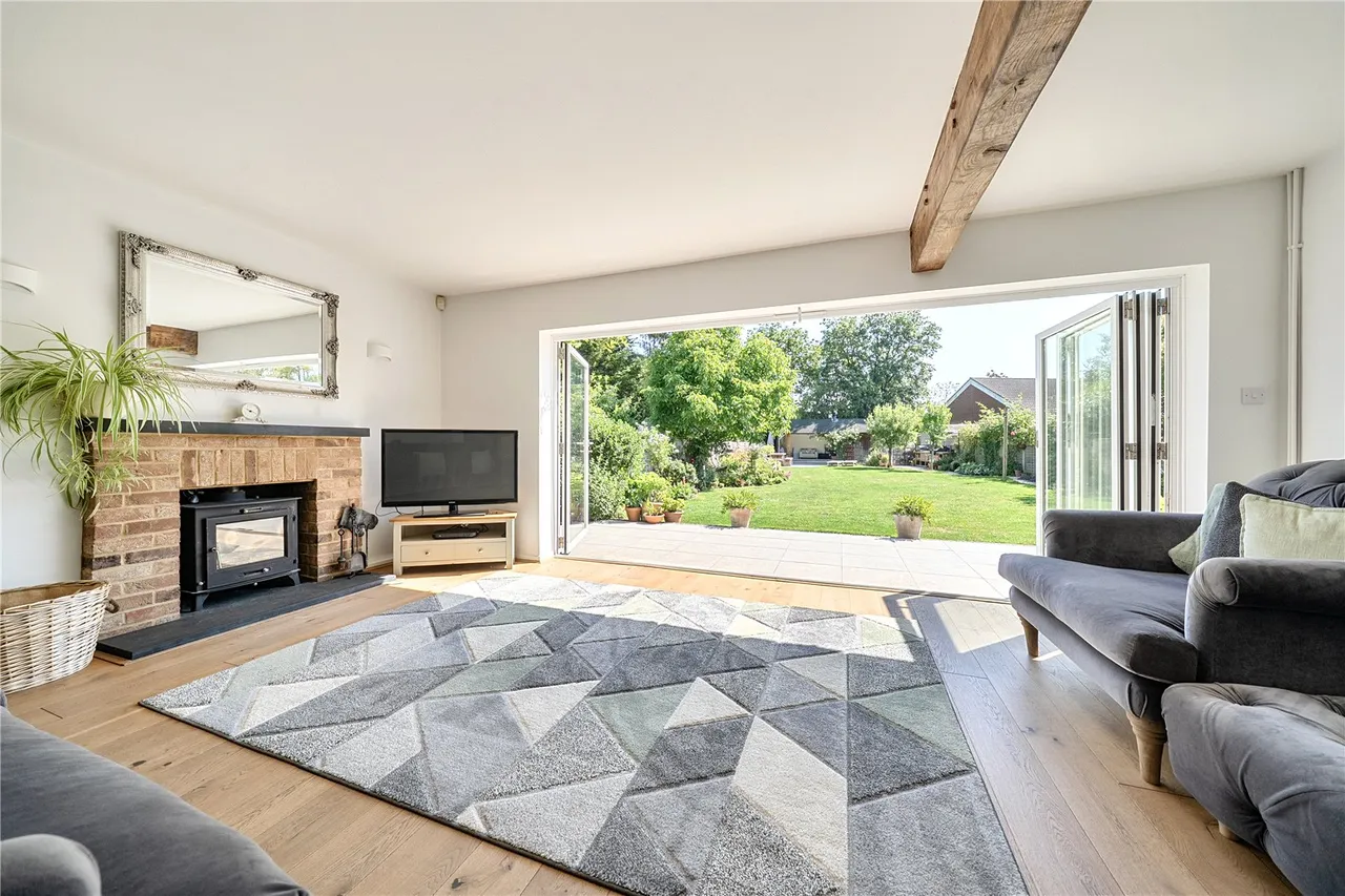 Reading Road, Hook, Hampshire, RG27 9EA, photo 3