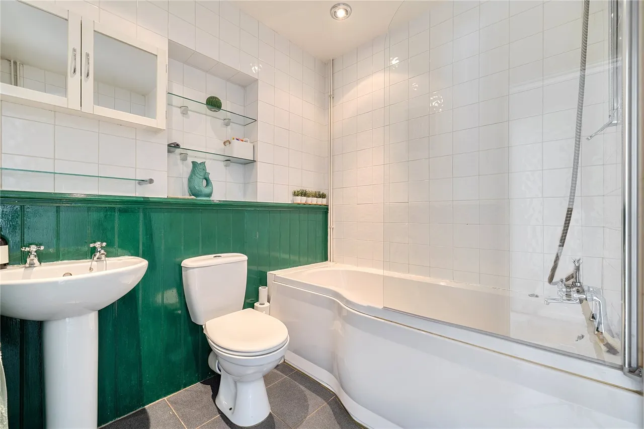 Reading Road, Hook, Hampshire, RG27 9EA, photo 20