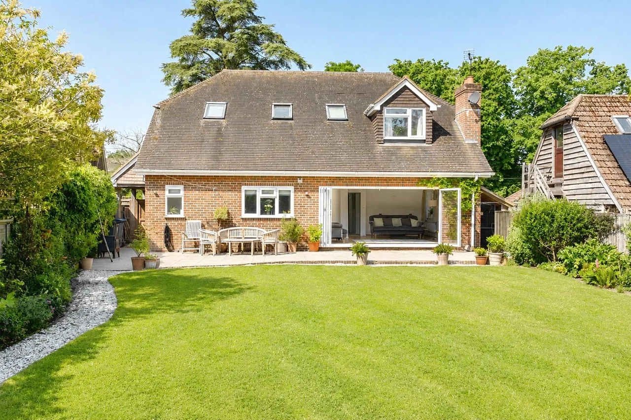 Reading Road, Hook, Hampshire, RG27 9EA, photo 9