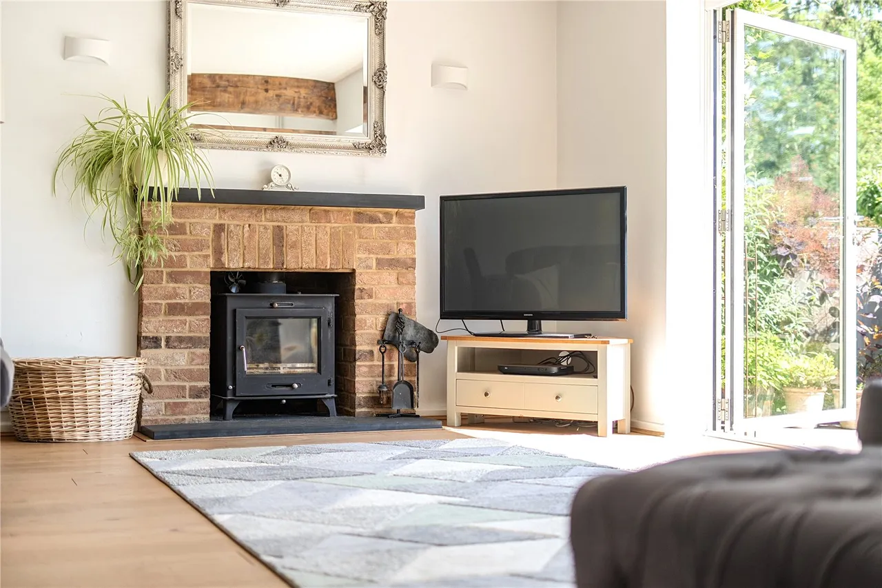 Reading Road, Hook, Hampshire, RG27 9EA, photo 8