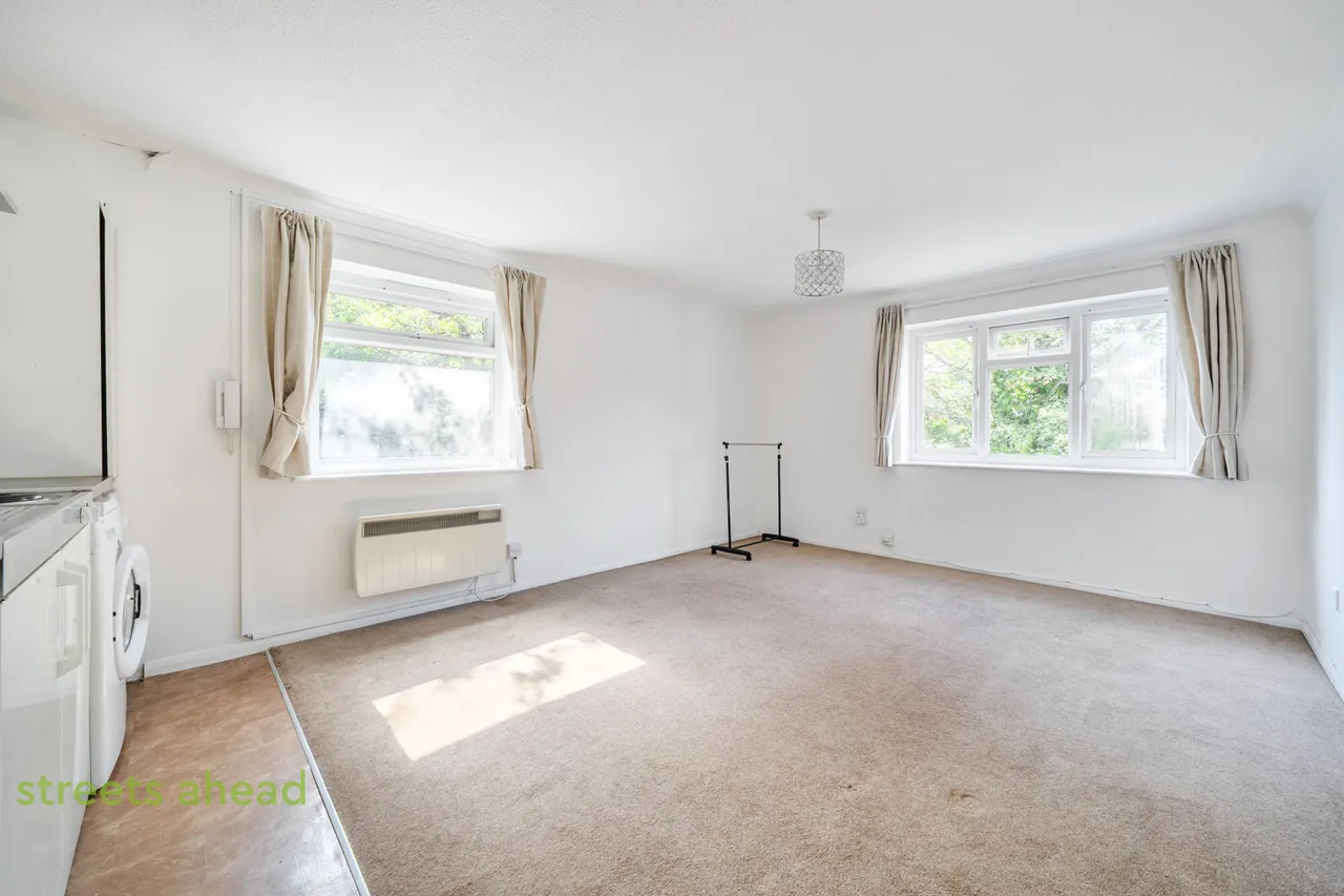 Reddown Road, Coulsdon, CR5, photo 2
