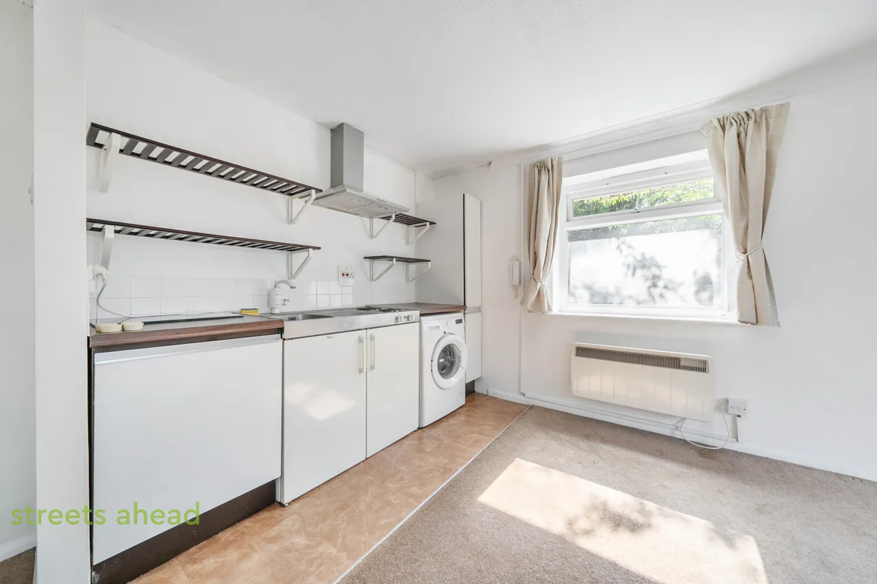 Reddown Road, Coulsdon, CR5, photo 4