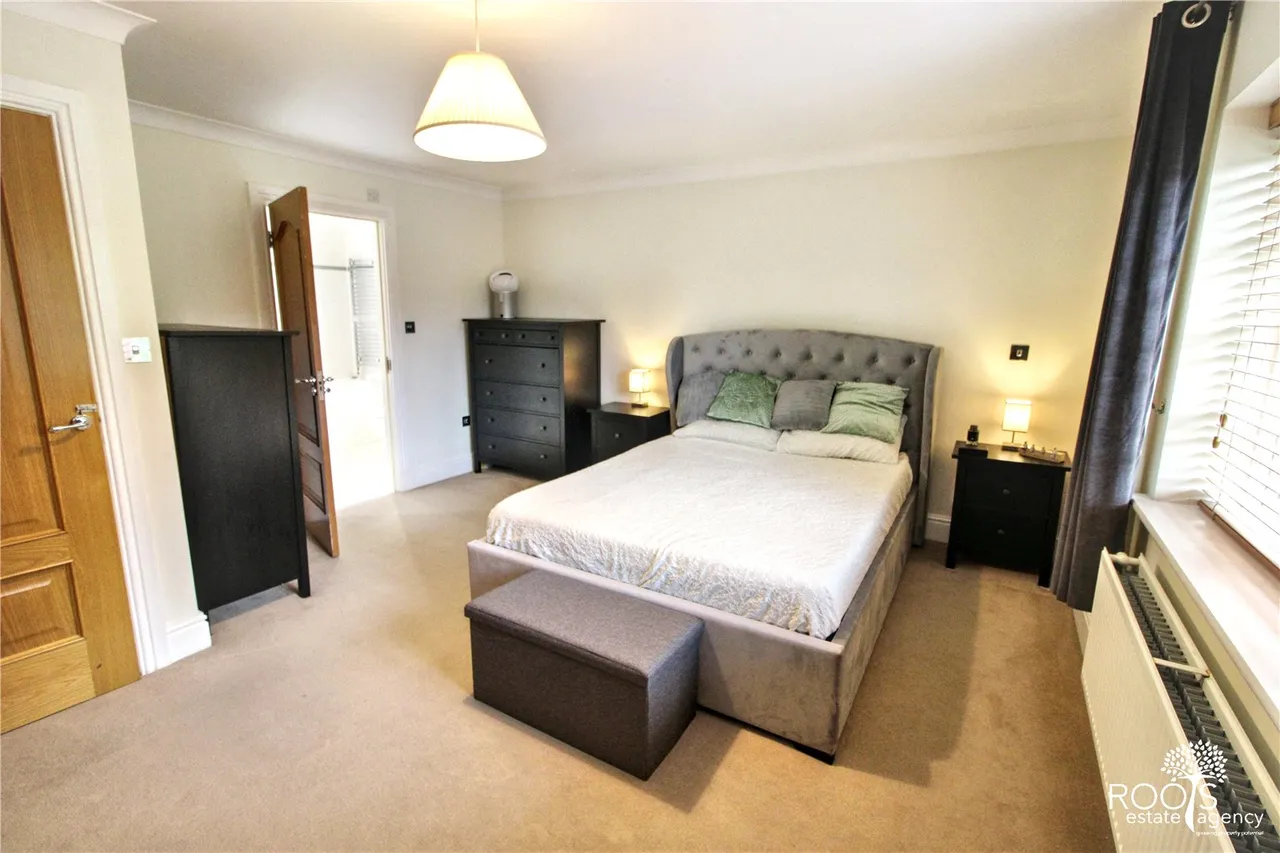 Thatcham, Berkshire, photo 10