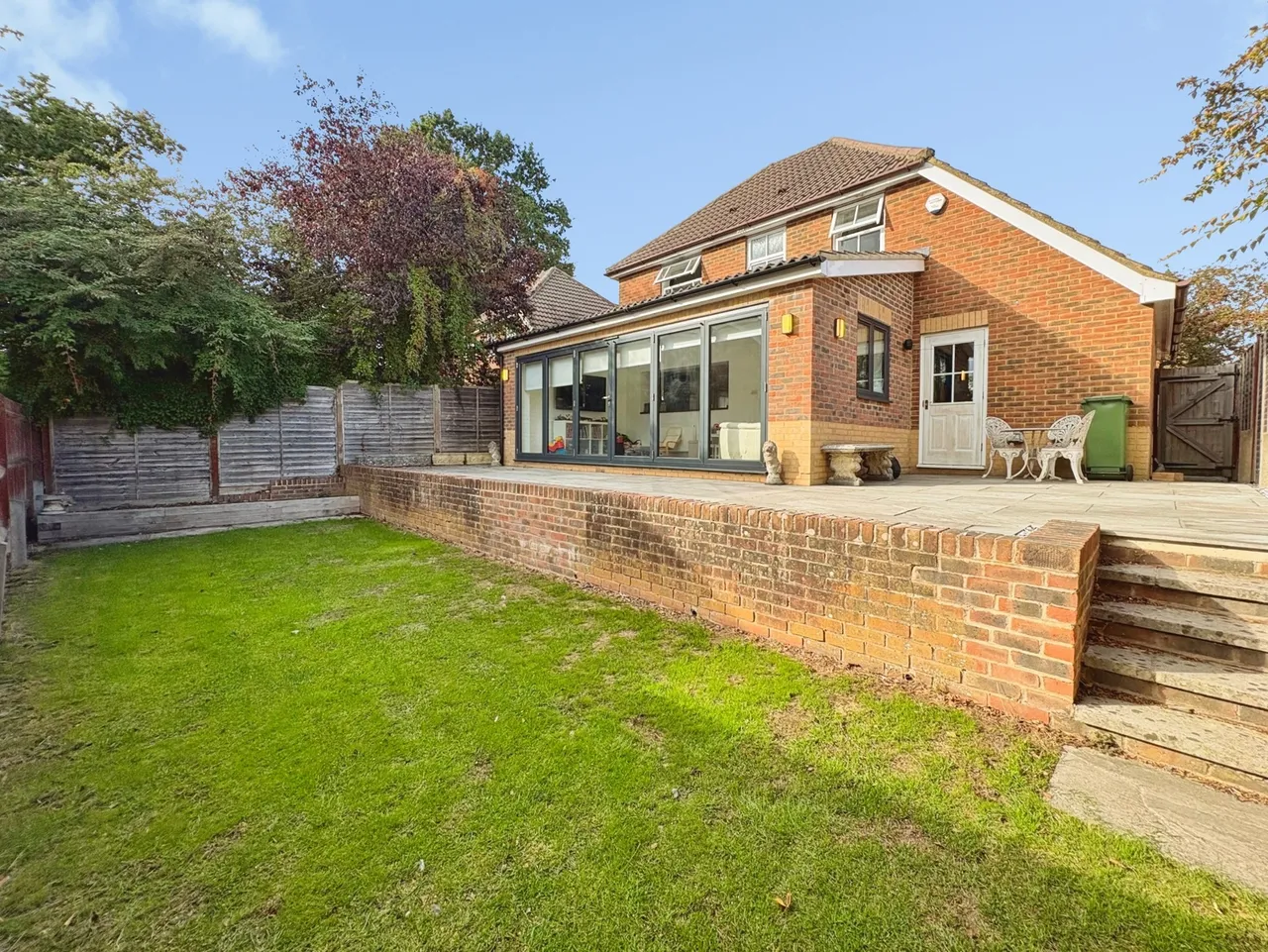 Brandon Road, Church Crookham, Fleet, Hampshire, GU52 0UA, photo 2