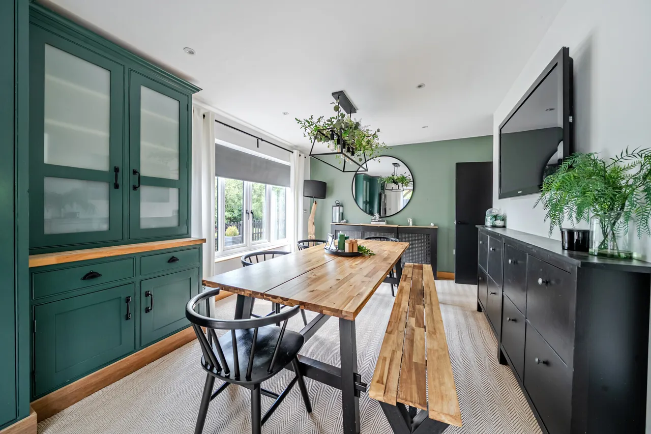 Longdown Road, Lower Bourne, Farnham,..., photo 4