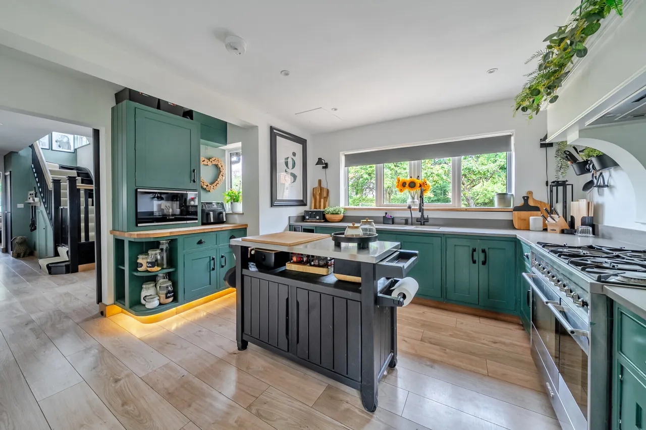 Longdown Road, Lower Bourne, Farnham,..., photo 3