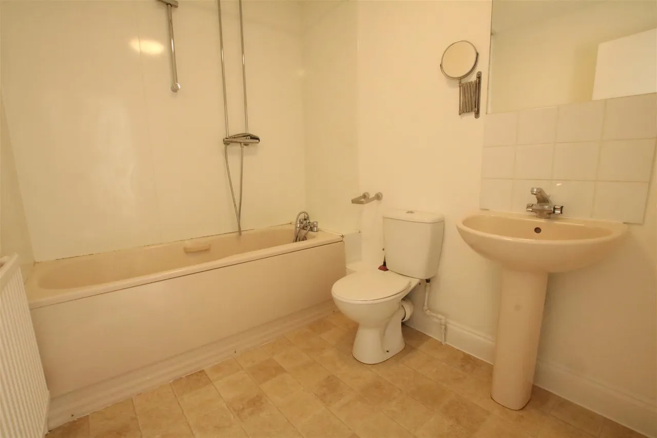 Poplar Road, Leatherhead, KT22, photo 6