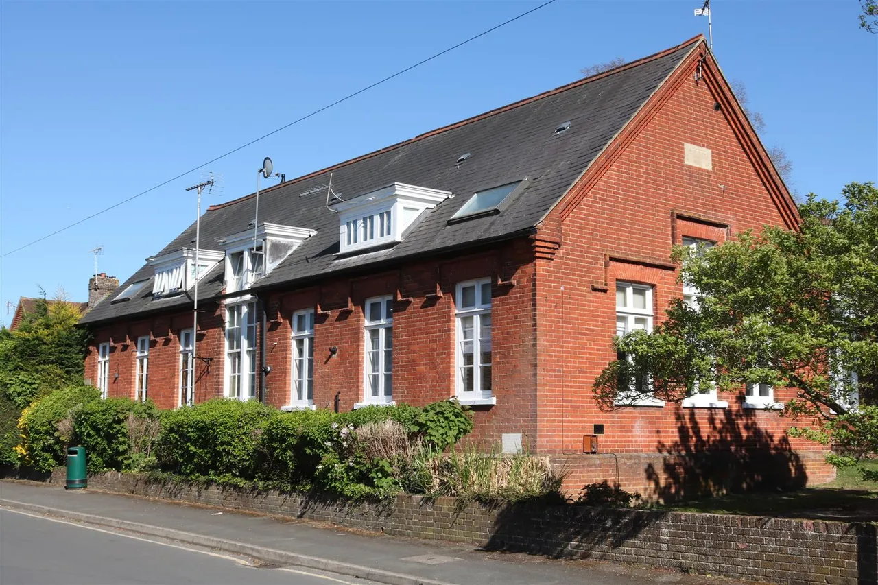 Poplar Road, Leatherhead, KT22, photo 10