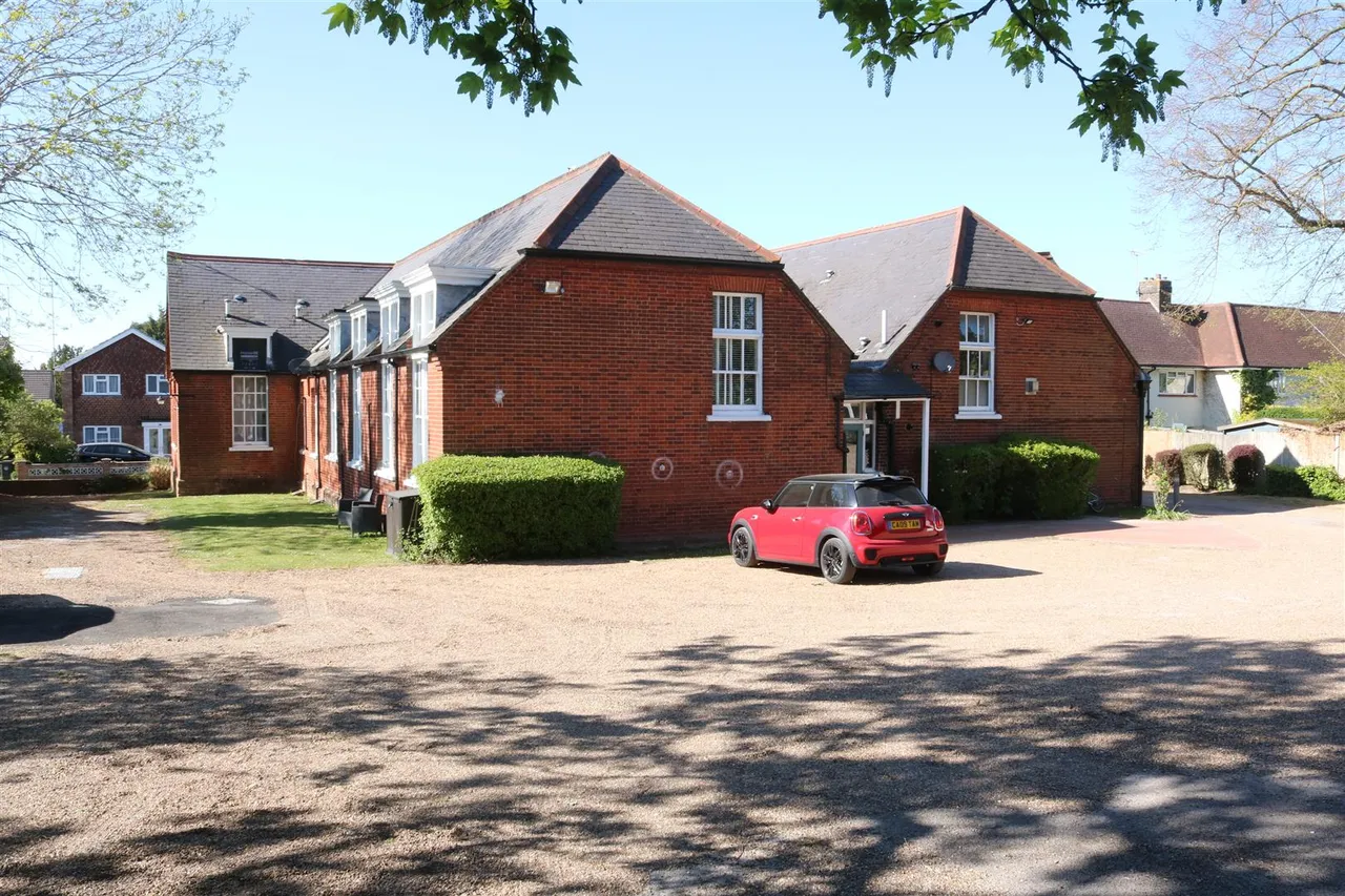 Poplar Road, Leatherhead, KT22, photo 11