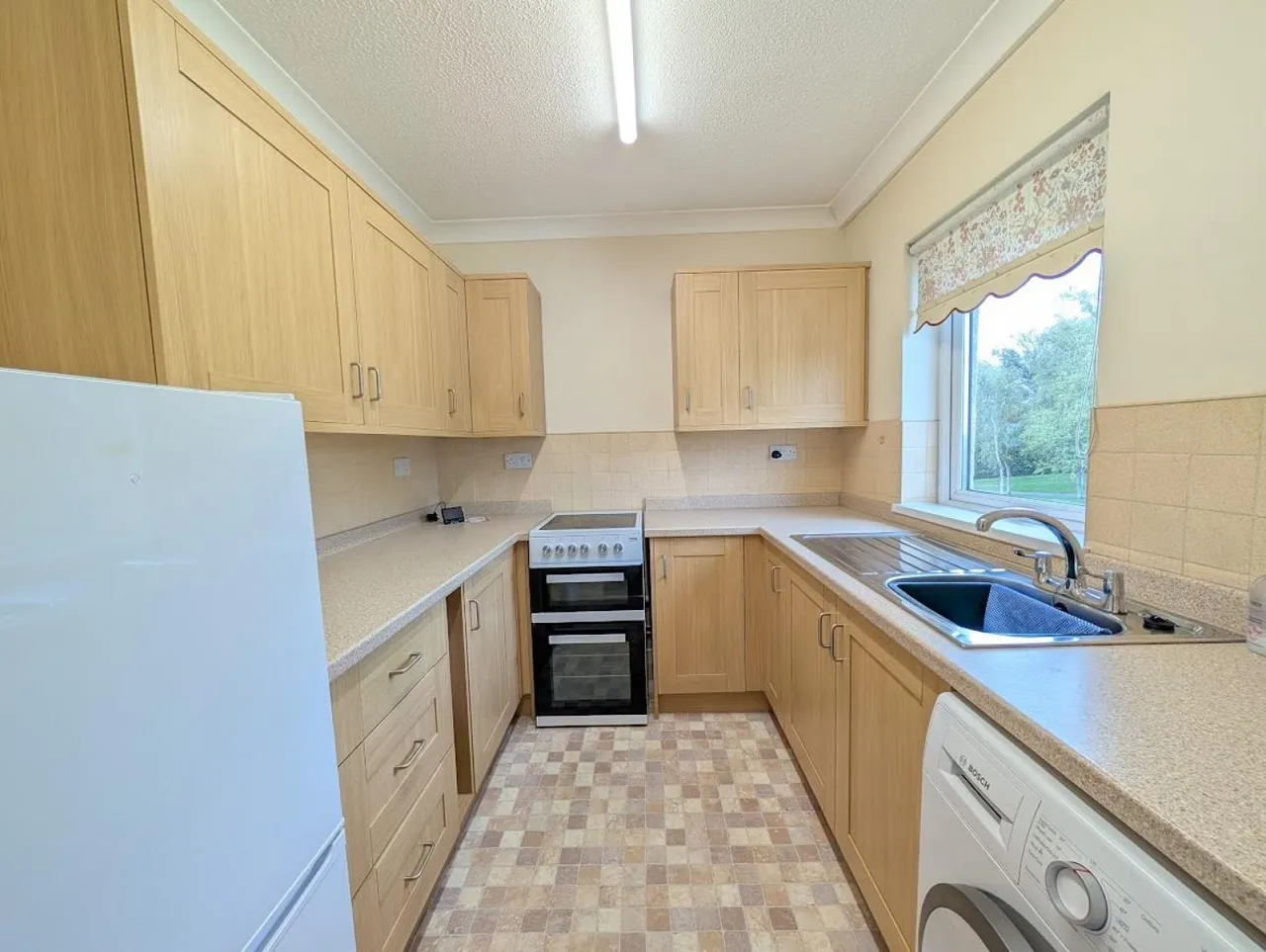 Midland Way, Thornbury, BS35, photo 4