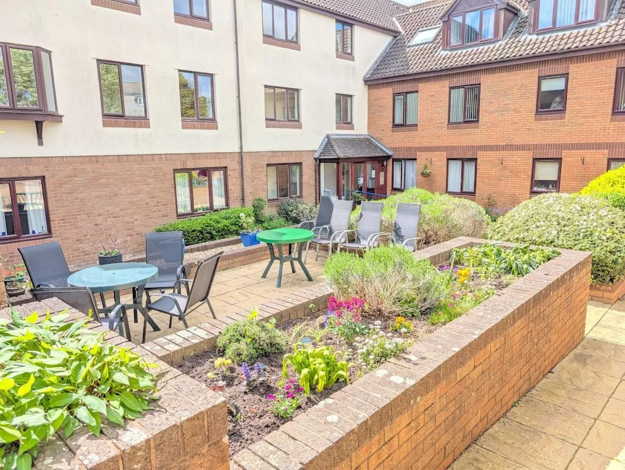 Midland Way, Thornbury, BS35, photo 11