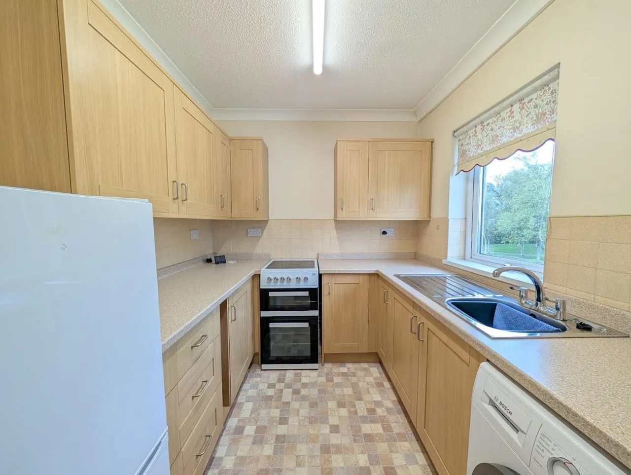 Midland Way, Thornbury, BS35, photo 10