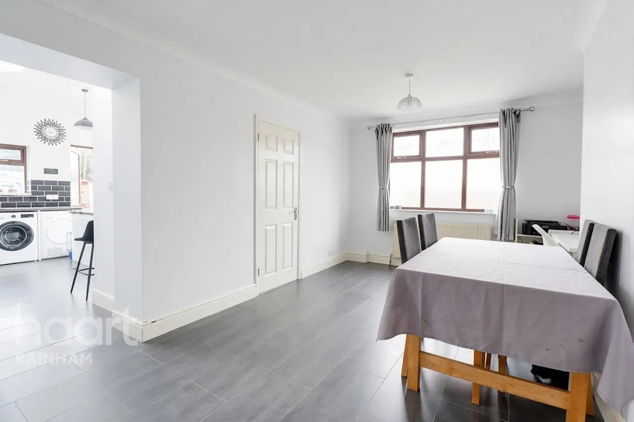 King Edward Avenue, Rainham, RM13, photo 4