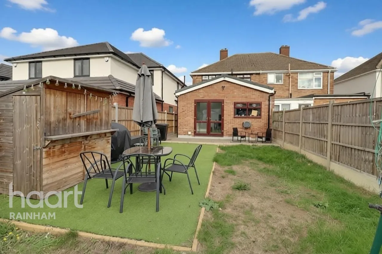King Edward Avenue, Rainham, RM13, photo 16