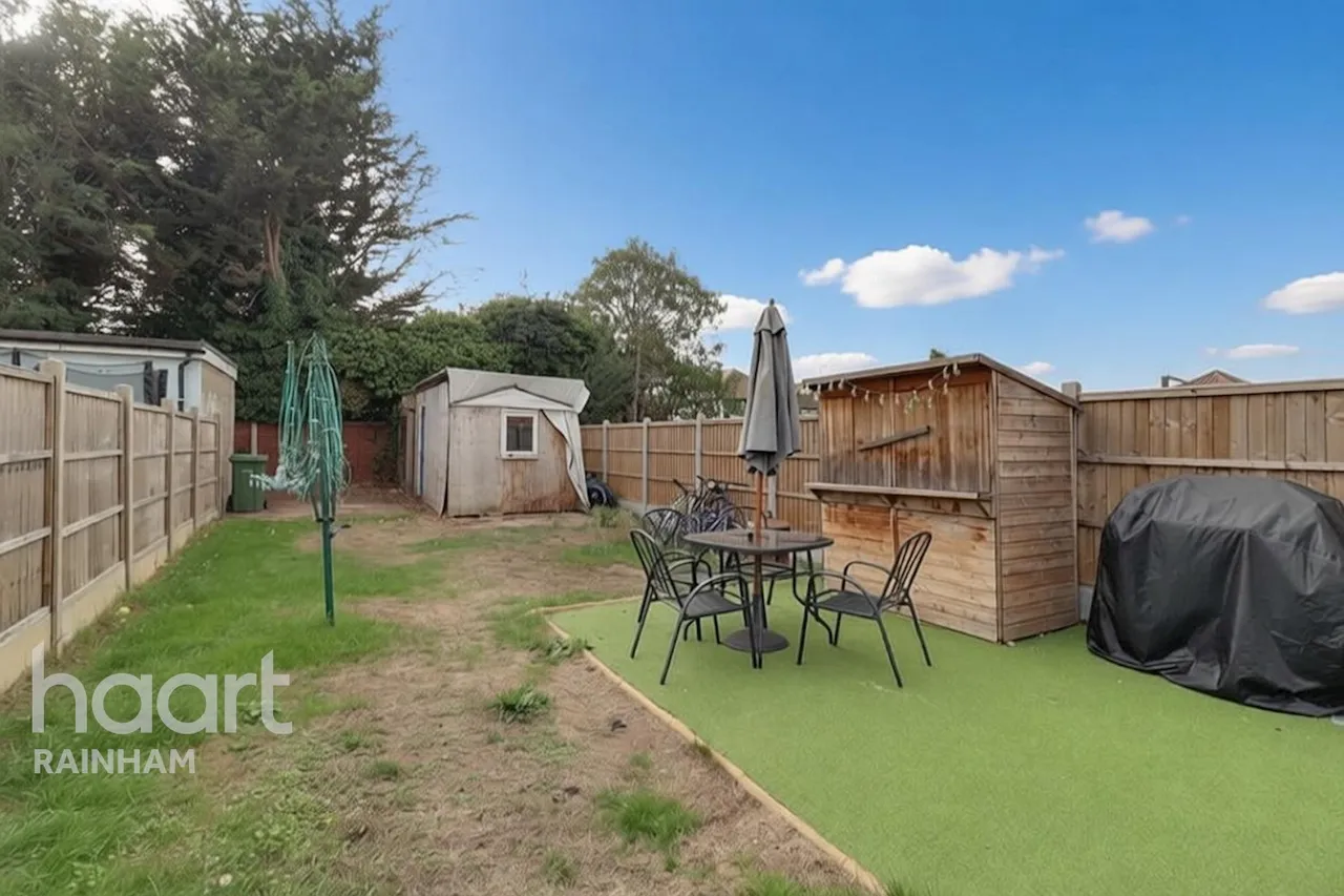 King Edward Avenue, Rainham, RM13, photo 15