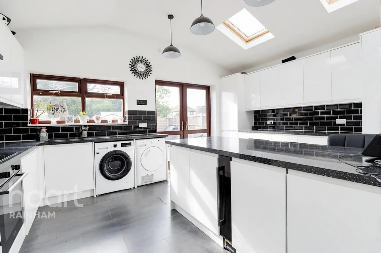 King Edward Avenue, Rainham, RM13, photo 7