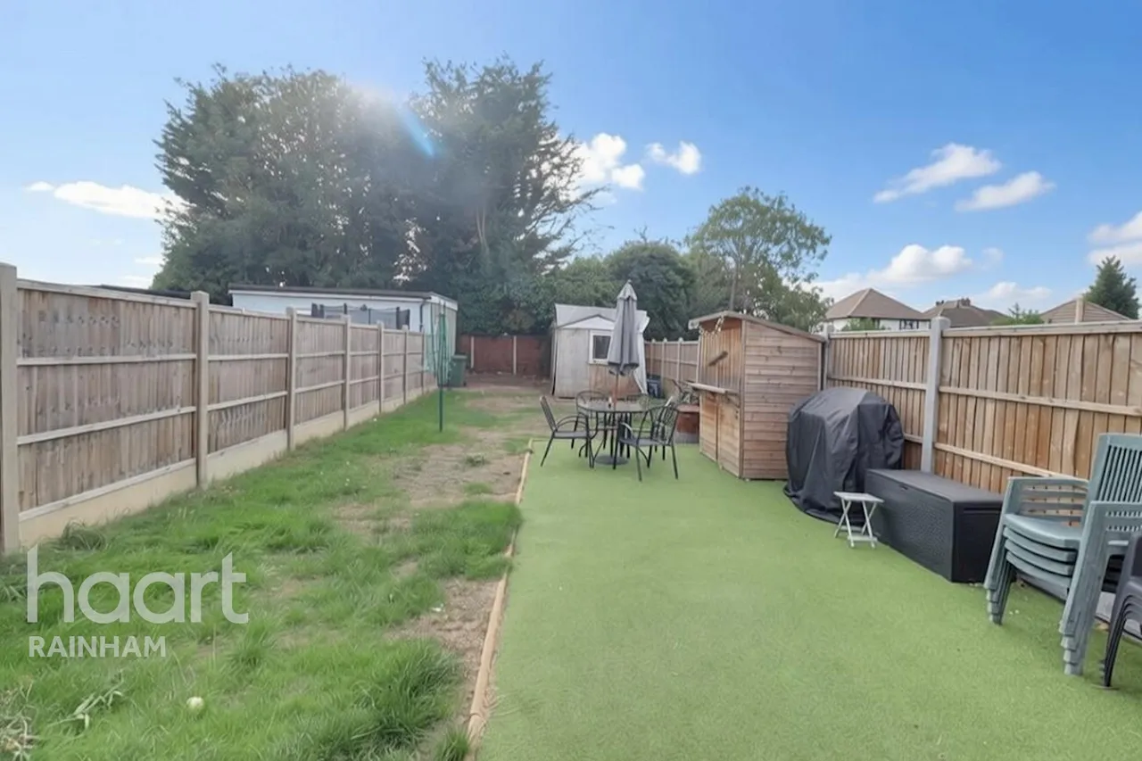 King Edward Avenue, Rainham, RM13, photo 14