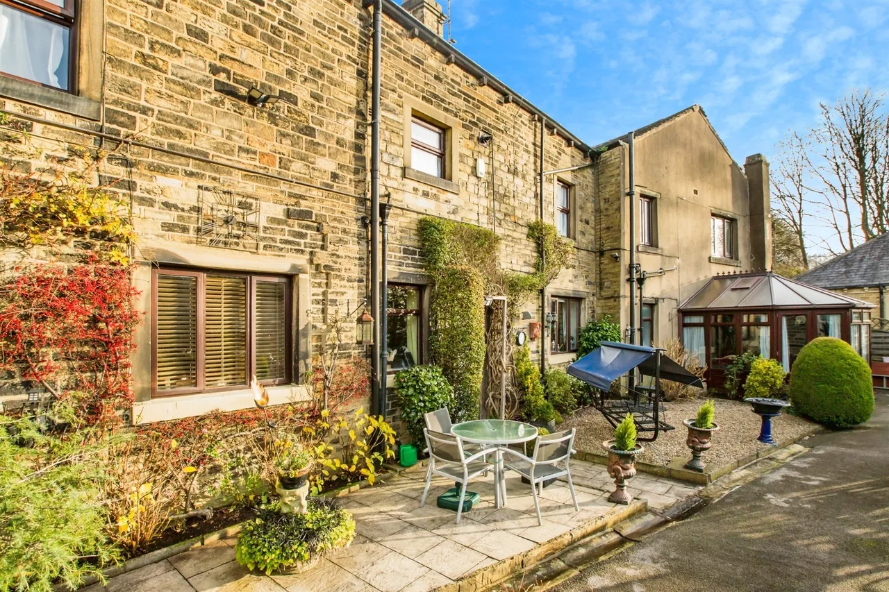 4 bed character property for sale — Master Lane, Pye Nest, HALIFAX
