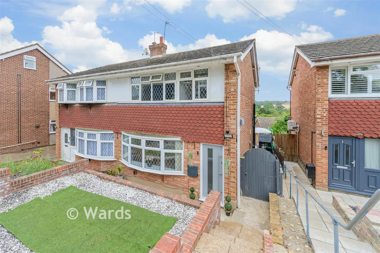 3 bed house for sale, Istead Rise, DA13