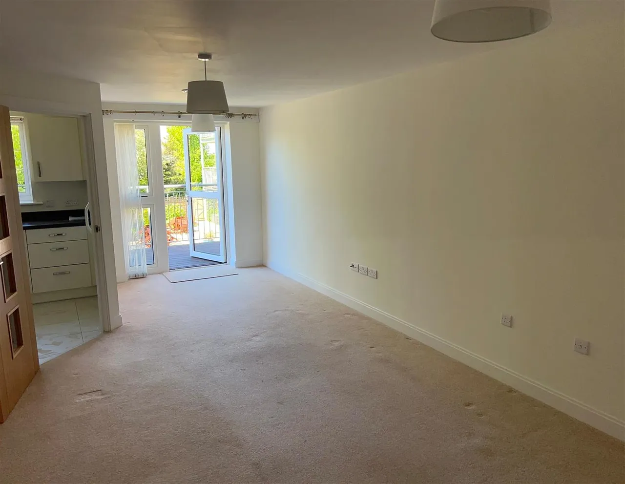 St. Marys Road, Hayling Island, PO11, photo 5