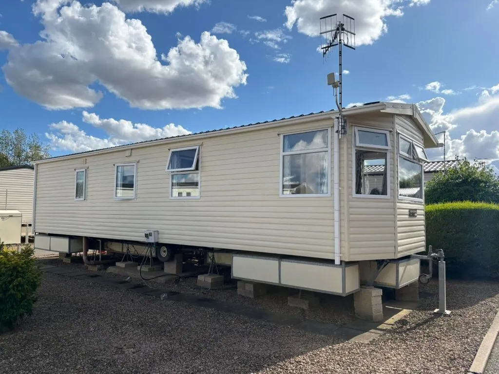 2 bed lodge for sale, Tiddington Road, Stratford-Upon-Avon, CV37