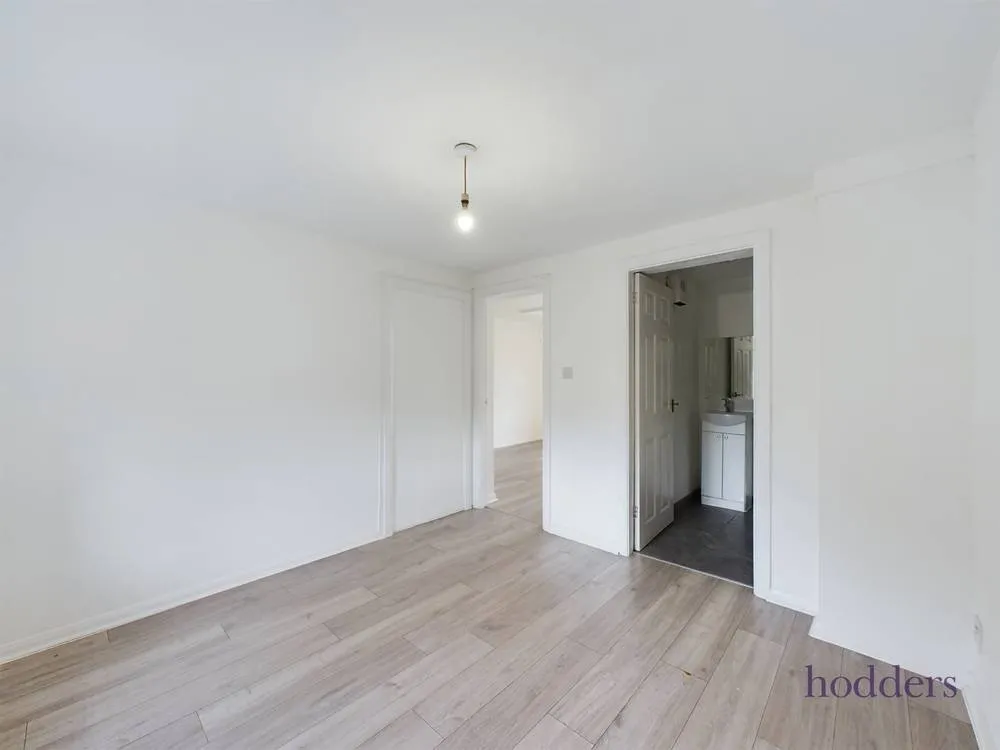 Guildford Street, Chertsey, KT16, photo 4
