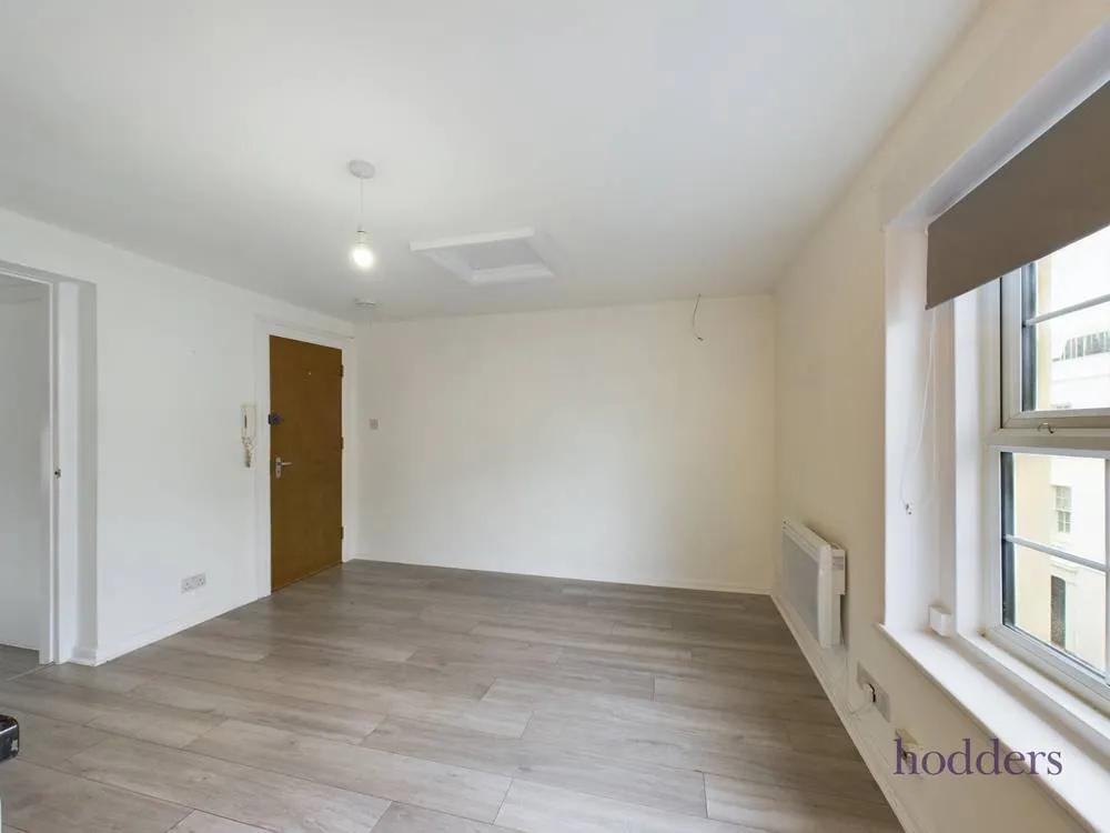 Guildford Street, Chertsey, KT16, photo 3
