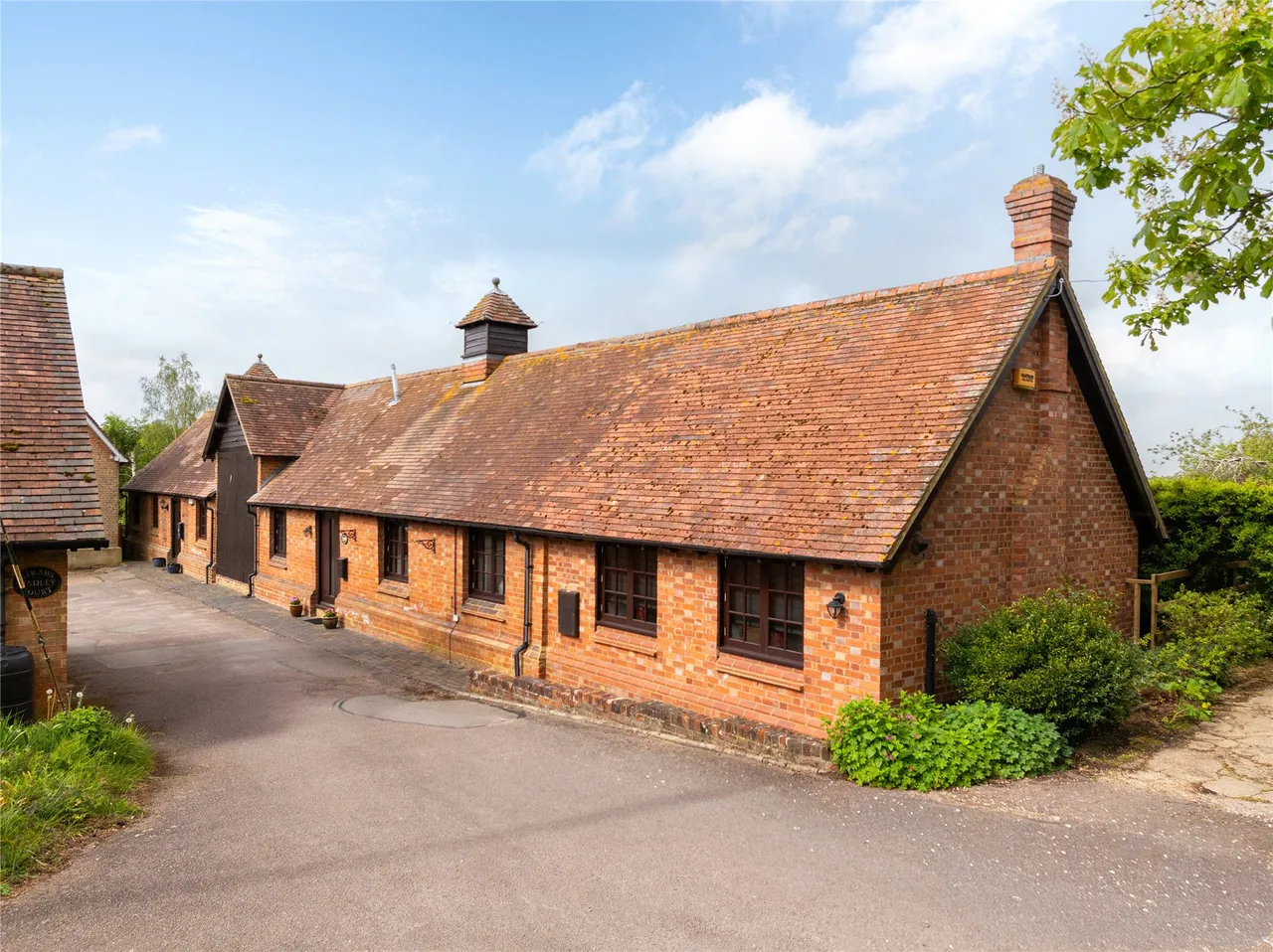 Straws Hadley Court, Lower End, HP22, photo 17