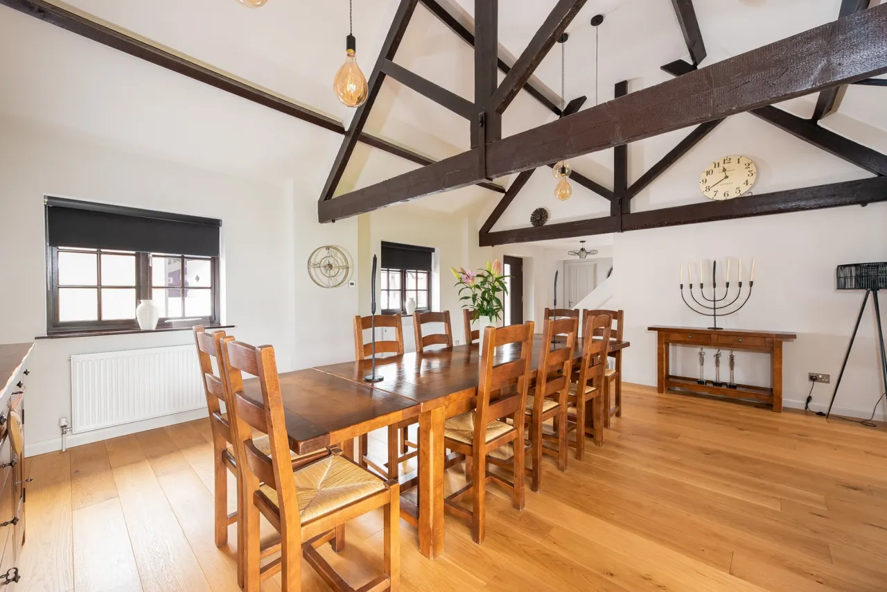 Straws Hadley Court, Lower End, HP22, photo 14