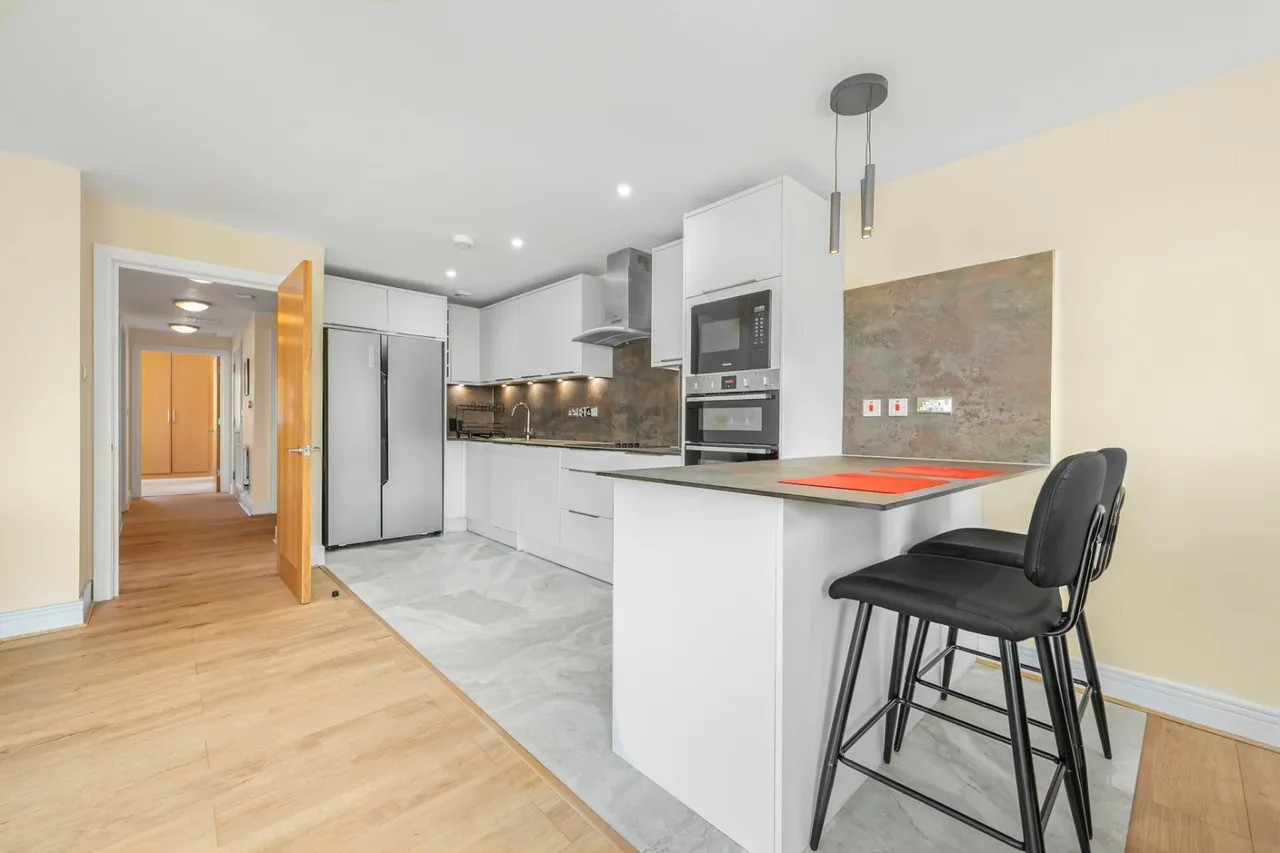 Wards Wharf Approach, London, E16, photo 4