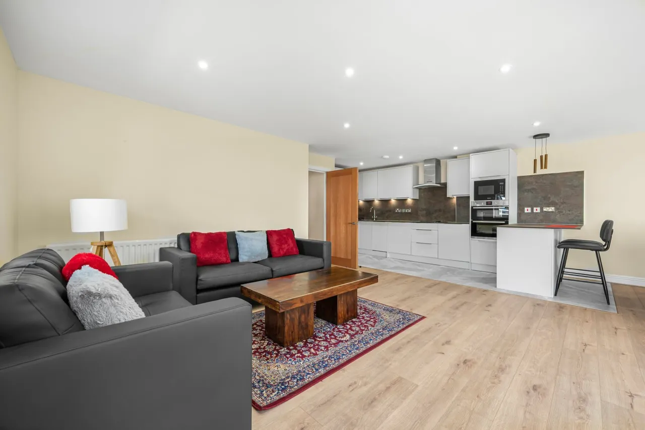 Wards Wharf Approach, London, E16, photo 10